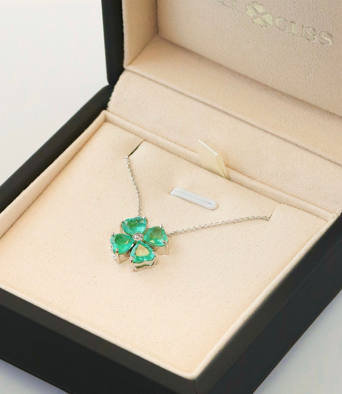 Flower Emerald Necklace & Diamond 18kGold