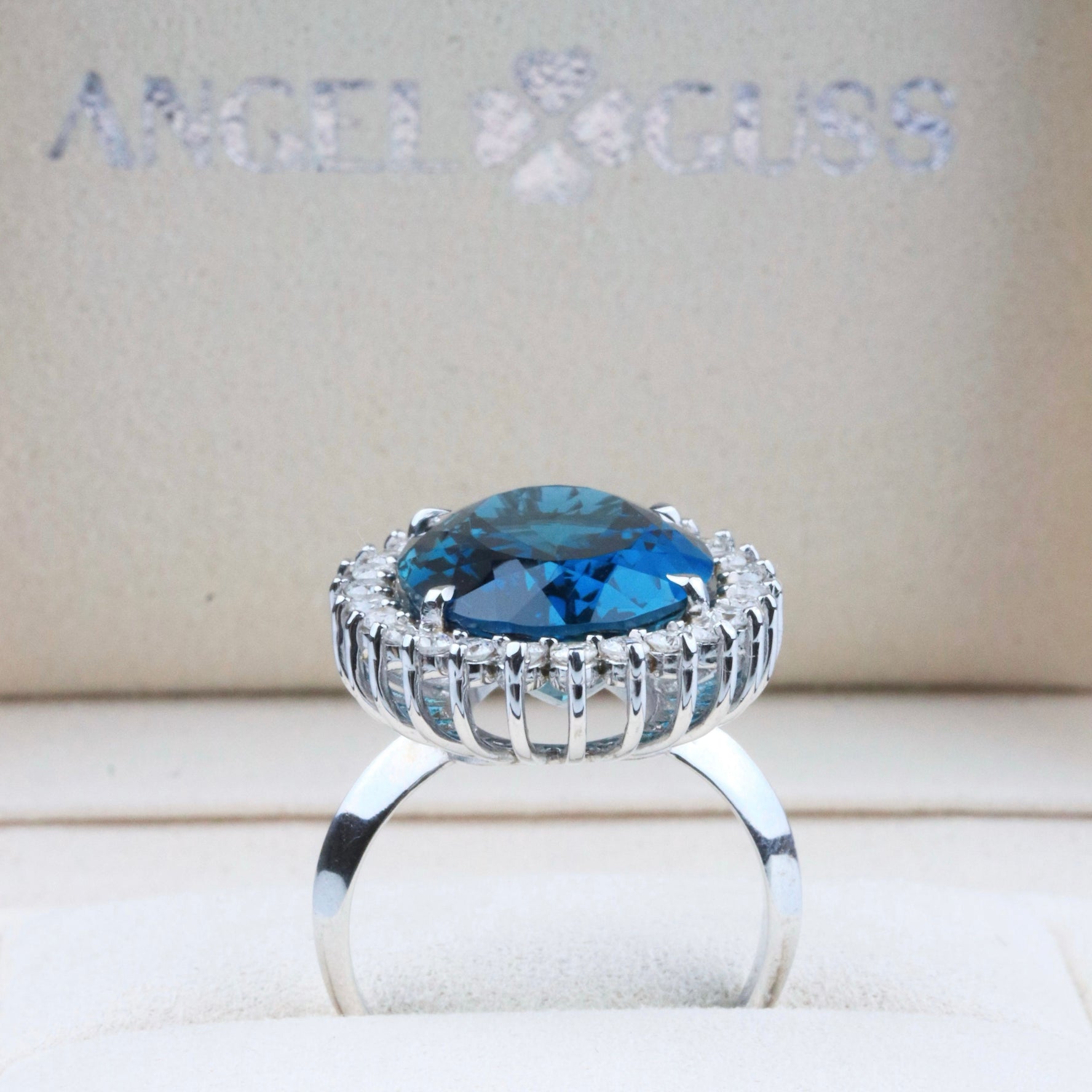 London Lady D Ring  - 18K Solid Gold, Diamond and London Blue Topaz