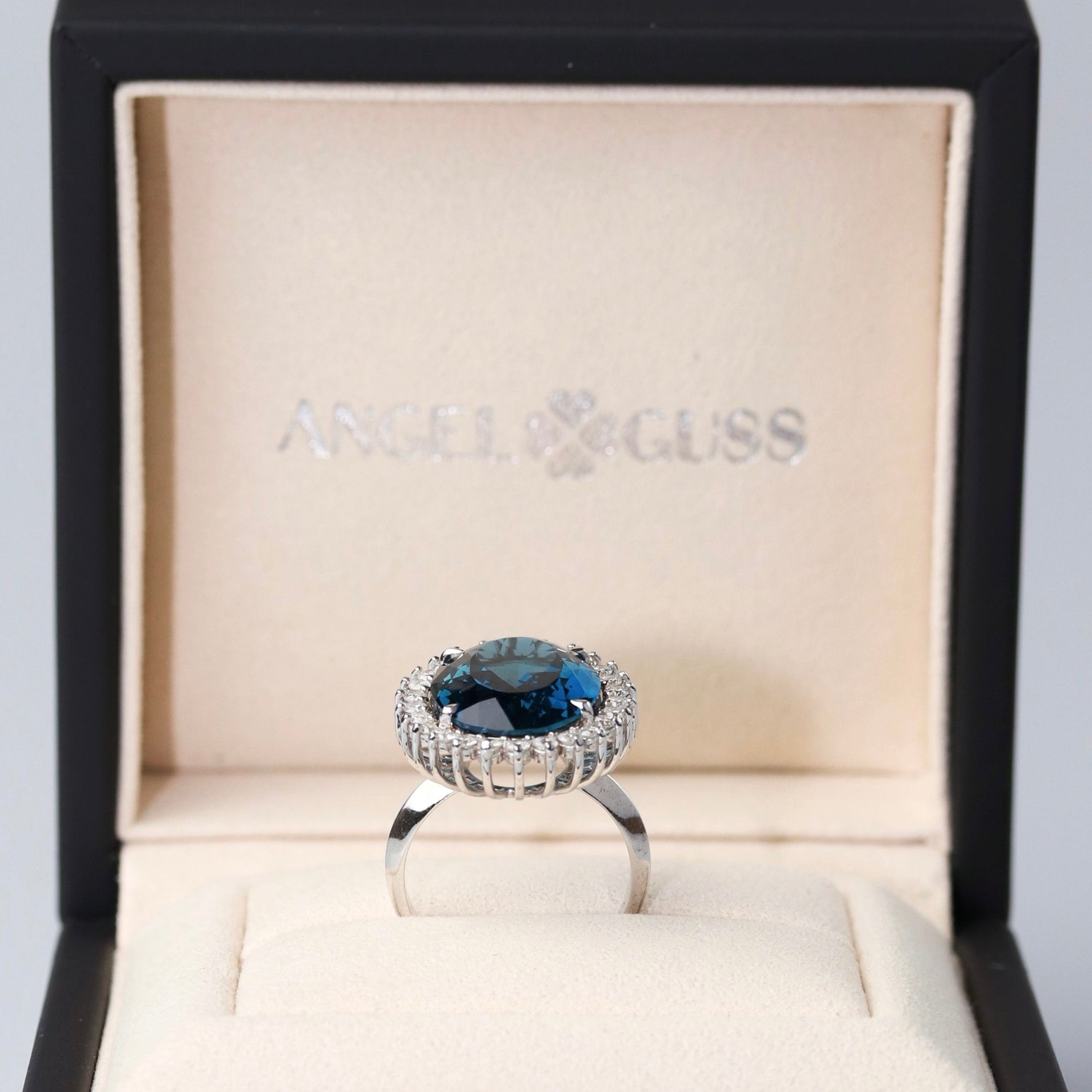 London Lady D Ring  - 18K Solid Gold, Diamond and London Blue Topaz